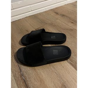 Lululemon Womens Black Restfeel Slide Size 8